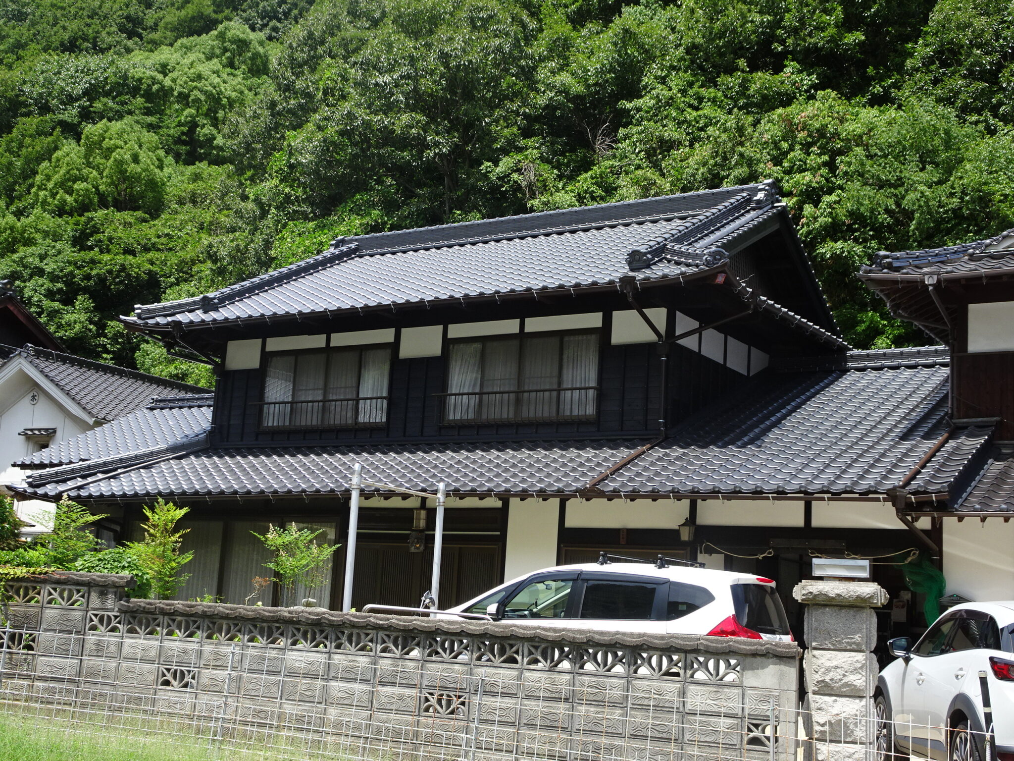母屋葺き替え工事 – 高垣瓦工業所